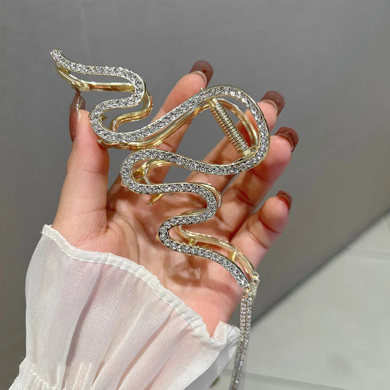 Wavy Diamond Fring Claw Clip