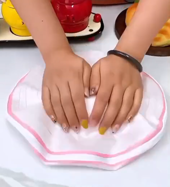 Dough Kneading Circle Maker