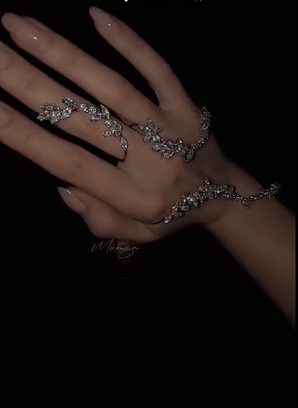 Moondust Sparkle Hand Jewellery