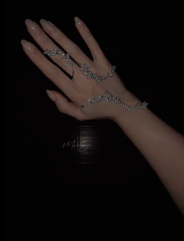Moondust Sparkle Hand Jewellery