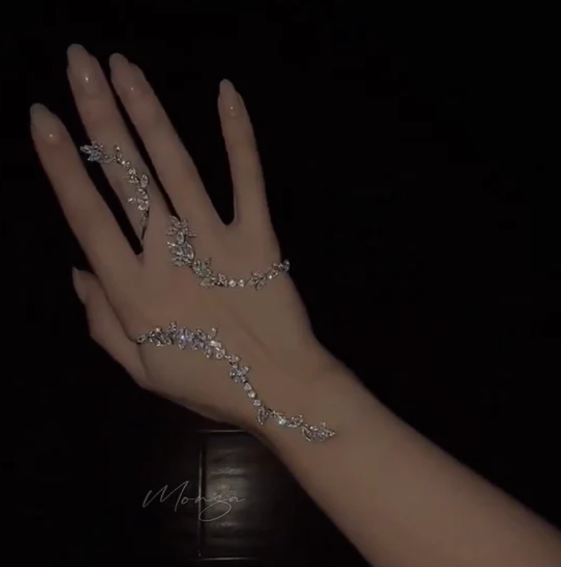 Moondust Sparkle Hand Jewellery