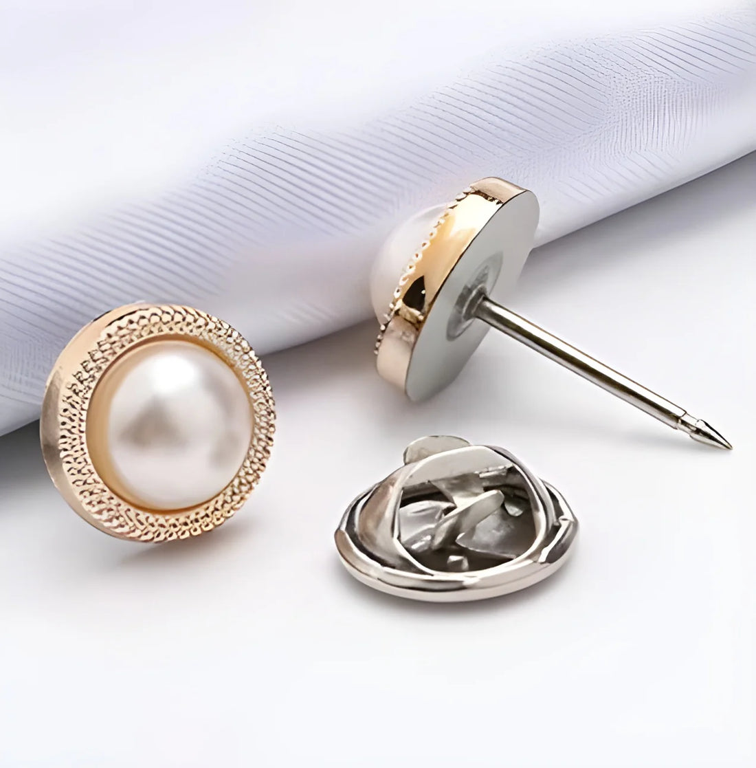 Detachable Hidden Clip for Sweaters, Shirts & Cardigans