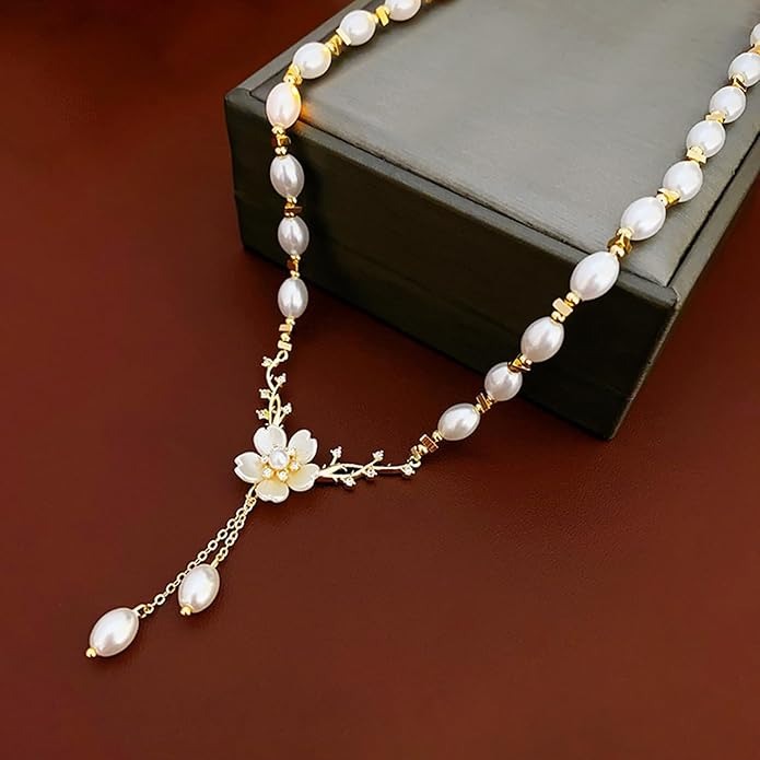 Pearl Flower Pendant Necklace
